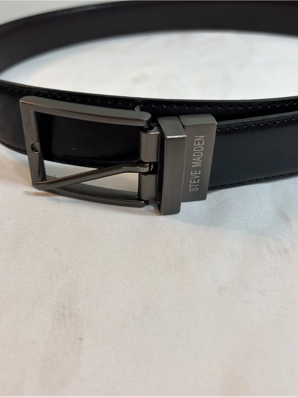 Steve Madden Men's black belt with metal buckle. 1137